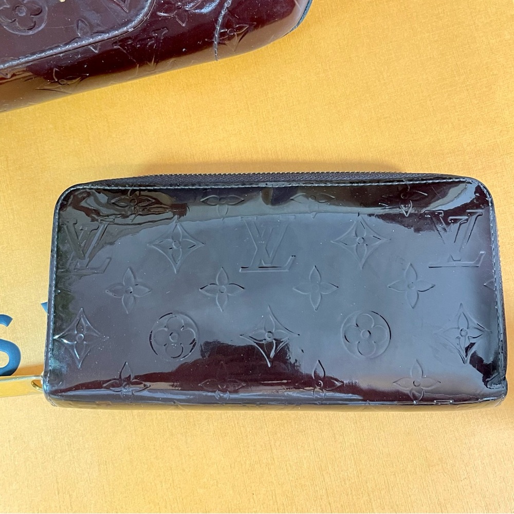 Louis Vuitton Rosewood Ave Vernis in Rouge Fauviste & Zippy Wallet in Amarante - Picture 5 of 7